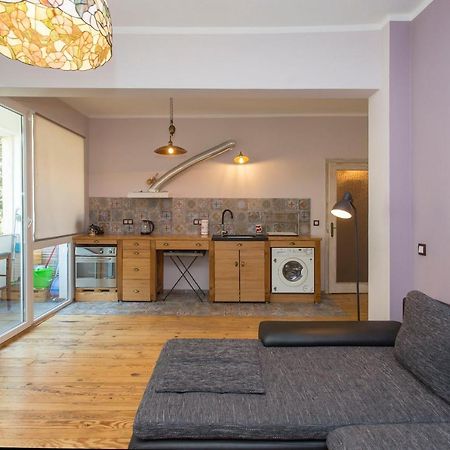 Colorful 2Bdr Apartment In The City Center صوفيا المظهر الخارجي الصورة