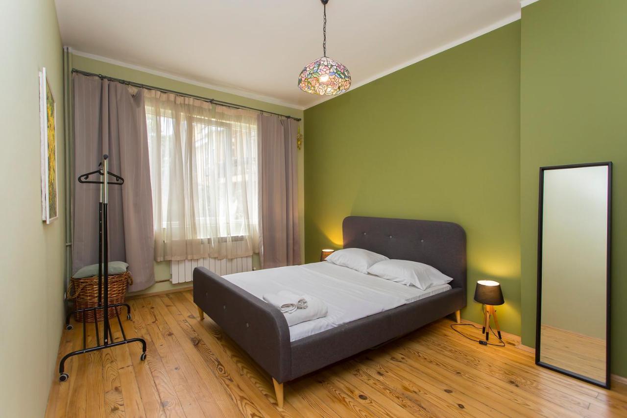Colorful 2Bdr Apartment In The City Center صوفيا المظهر الخارجي الصورة