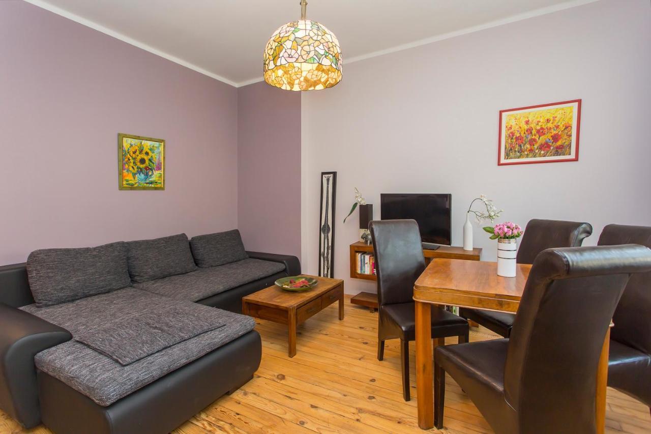 Colorful 2Bdr Apartment In The City Center صوفيا المظهر الخارجي الصورة